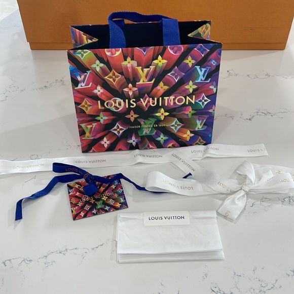 Authentic Louis Vuitton - Boxes, Dust Bags, Gift Envelopes, Etc. - Picture 4 of 9